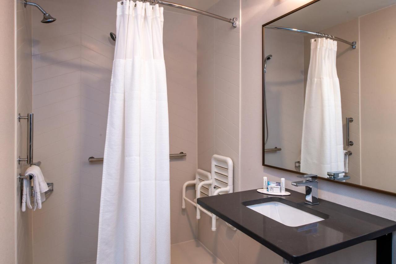Fairfield Inn & Suites Greensboro Wendover Εξωτερικό φωτογραφία