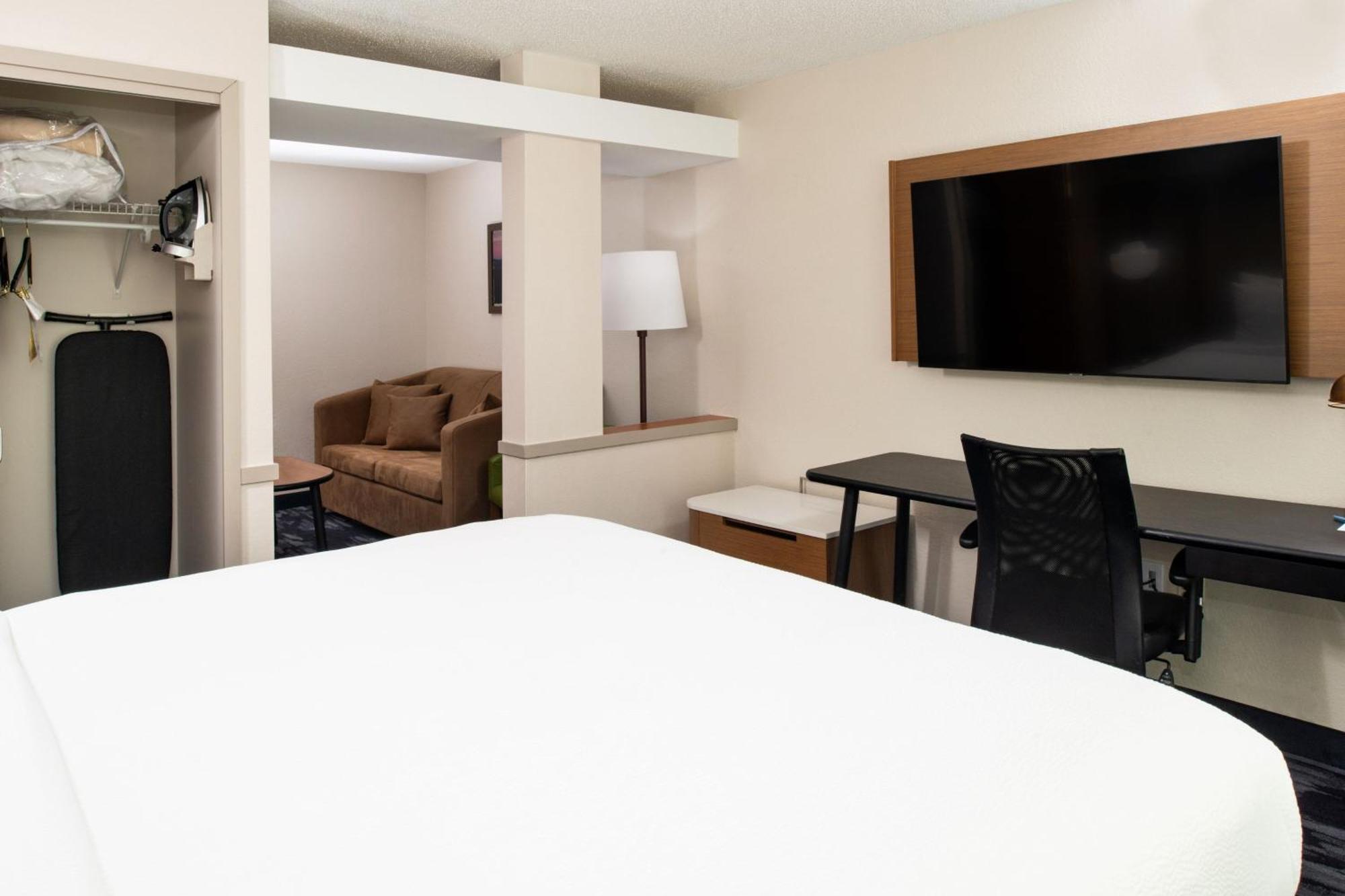 Fairfield Inn & Suites Greensboro Wendover Εξωτερικό φωτογραφία