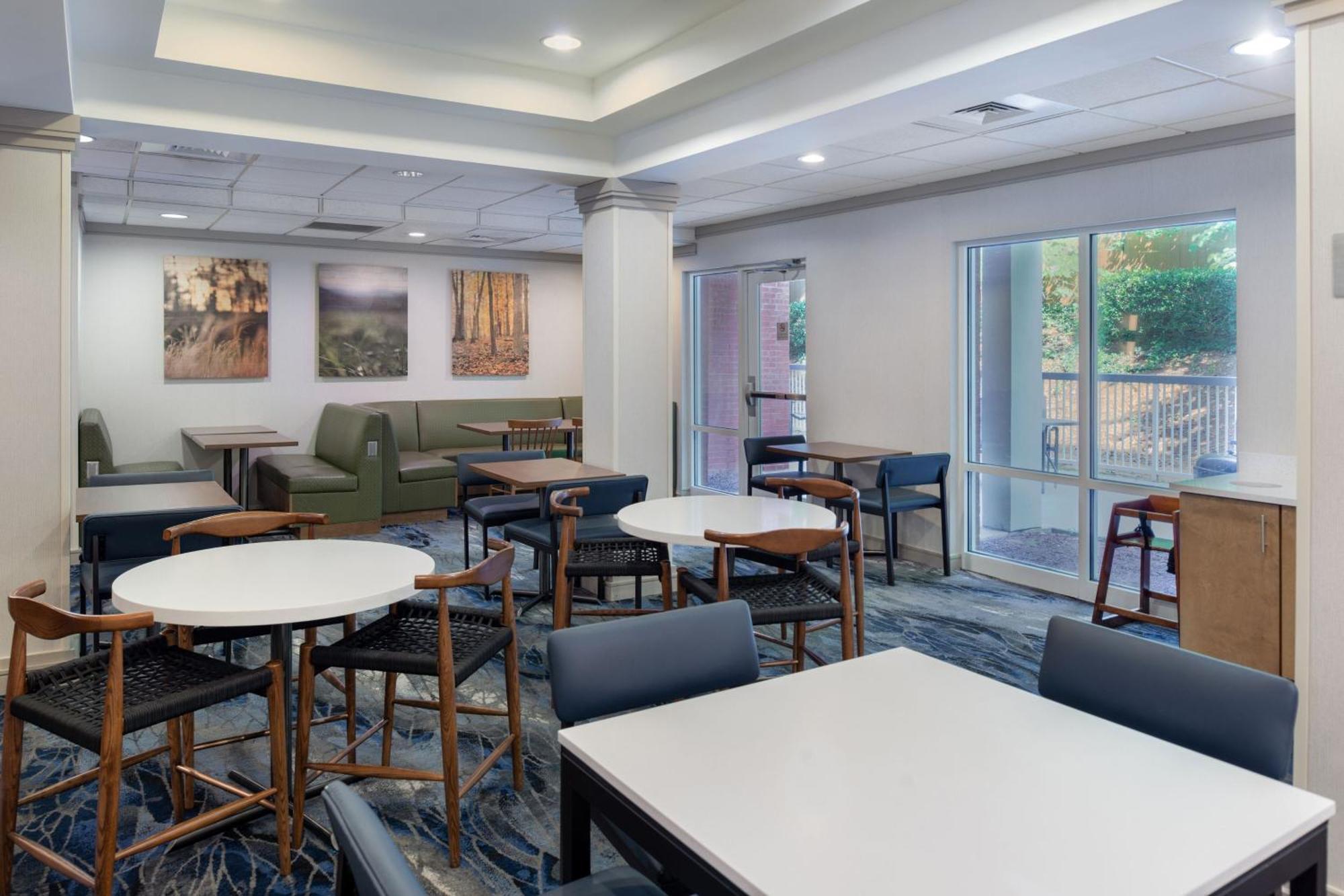 Fairfield Inn & Suites Greensboro Wendover Εξωτερικό φωτογραφία